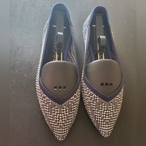 Size 9 Rothy's Point Navy Houndstooth